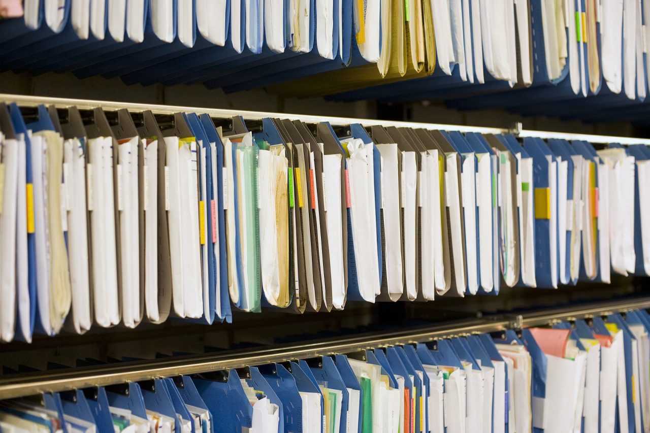 Szafy metalowe na dokumenty – skuteczna ochrona i łatwe przechowywanie
